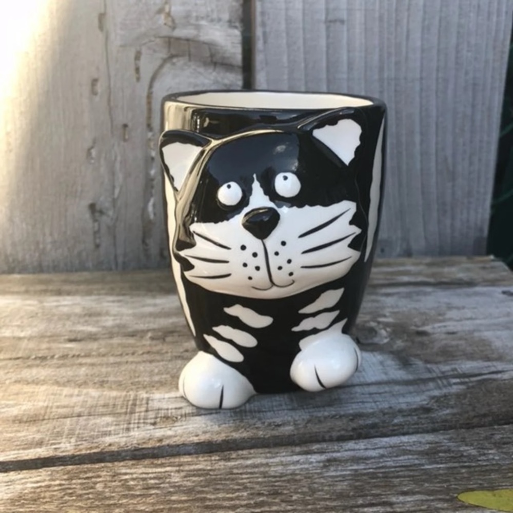 Burton &  Burton Black/White 3D Design Coffee Mug